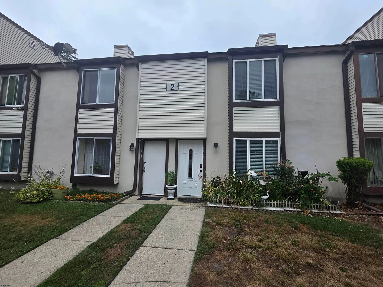 2 bed, 1.5 bath, 1000 sqft, $2,200 — Photo 1