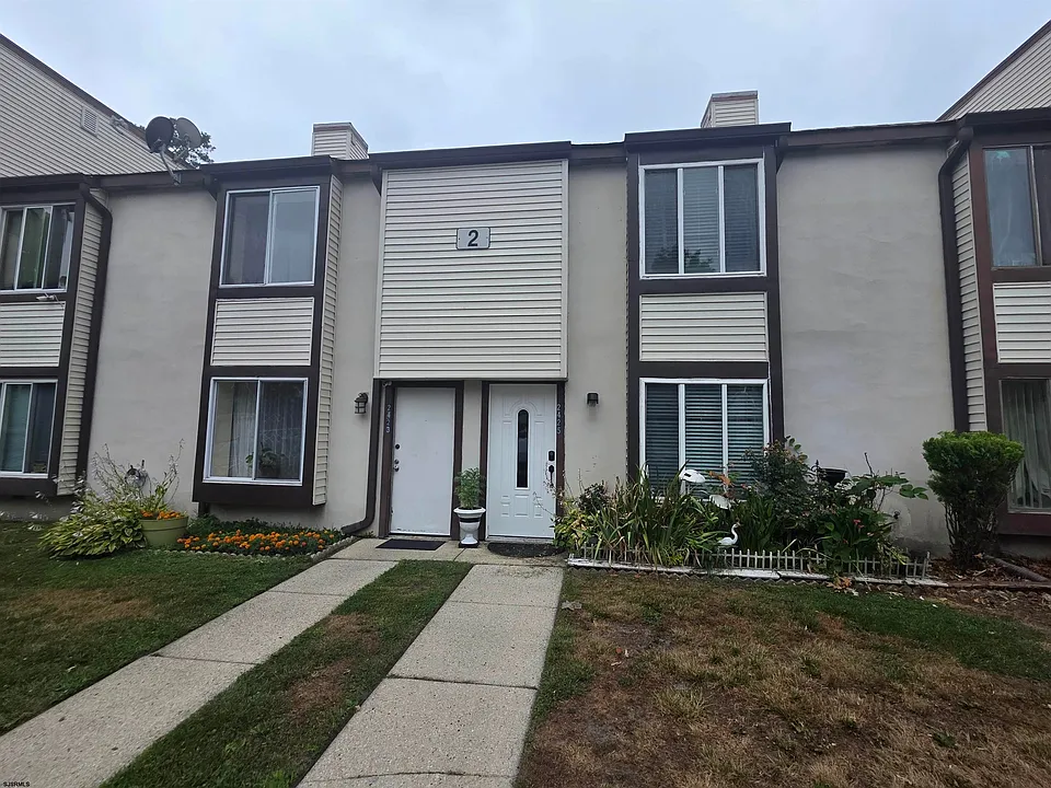 2425 Arbor Ct #2425