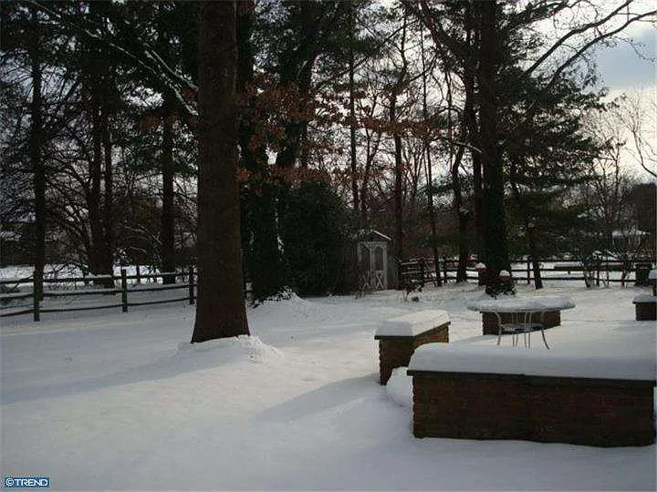 637 Valley Rd photo 1