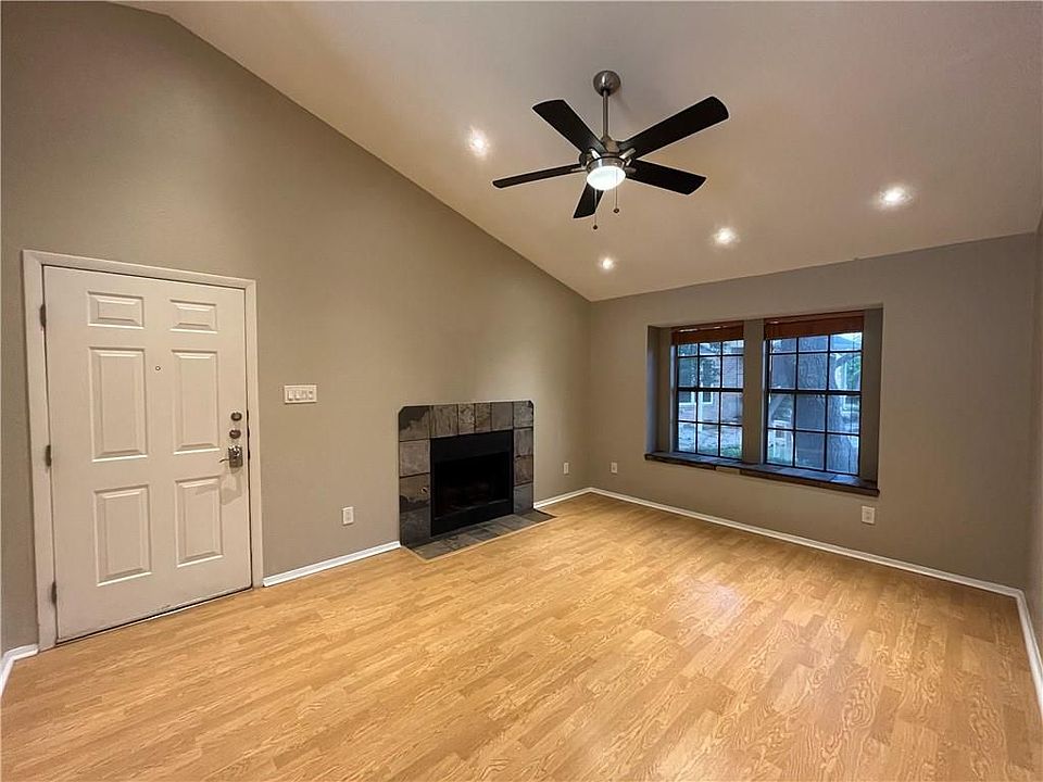 1st image of 11901 Swearingen Dr APT 76