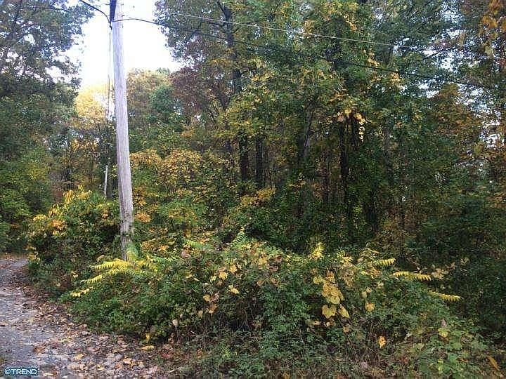 2nd image of 740 Woodside Ave