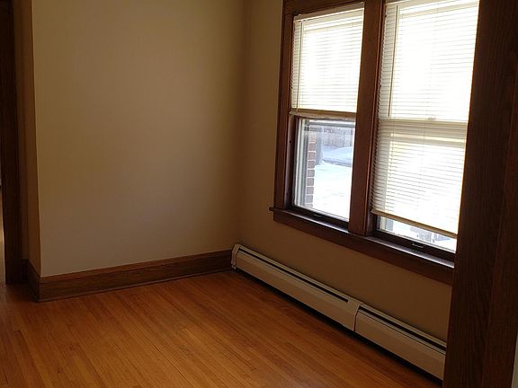 5th image of 2647 Garfield Ave APT 103