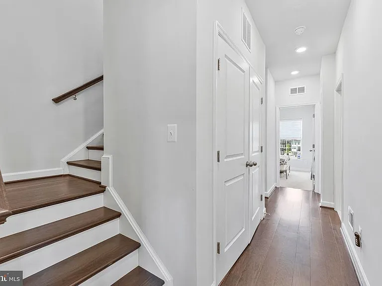 4402 Fair Lakes Ct — Photo 31