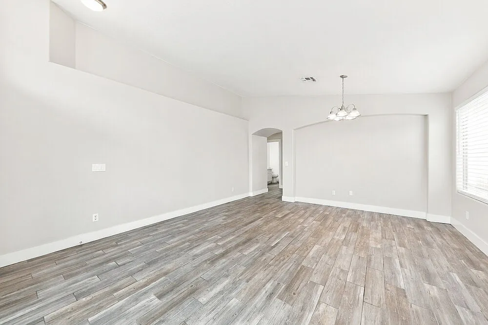 4 bed, 2.0 bath, 1888 sqft, $2,460 — Photo 4