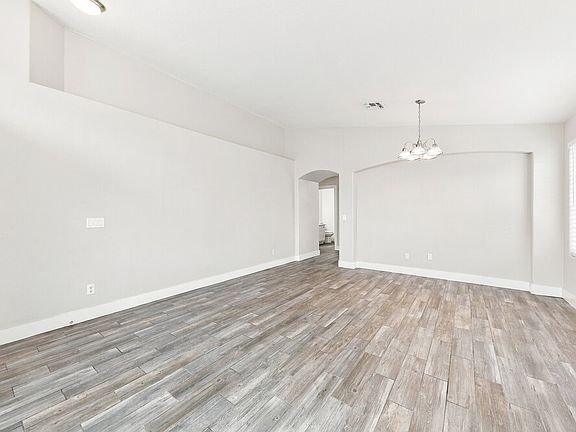 4th image of 25832 N 66th Dr
