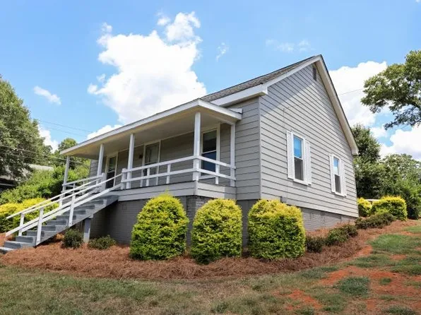 8328 Valley Falls Rd, Boiling Springs, SC 29316