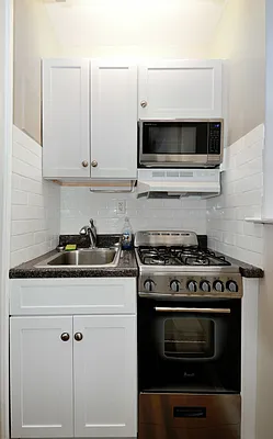 Rented by Furnished Habitat | media 27