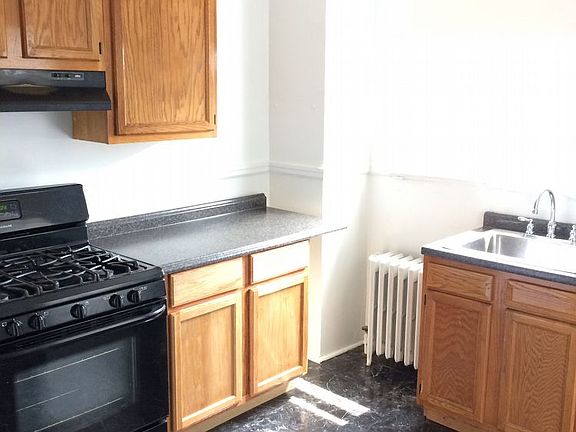 5th image of 2806 Hawthorne Ave