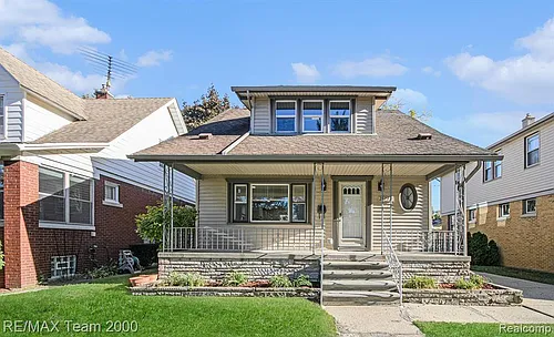 21732 Tenny St Photo 1