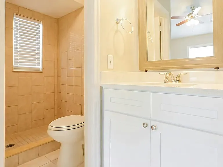 2122 Ramblewood Ln — Photo 5