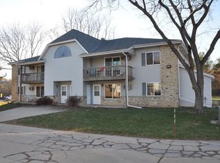 26532 Lilac Ln APT 7, Waterford, WI 53185