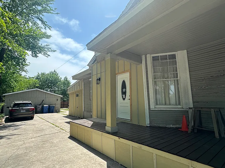 5208 E Side Ave #1 — Photo 9