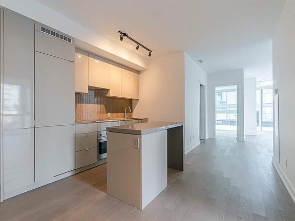 2nd image of 7 Grenville St #803