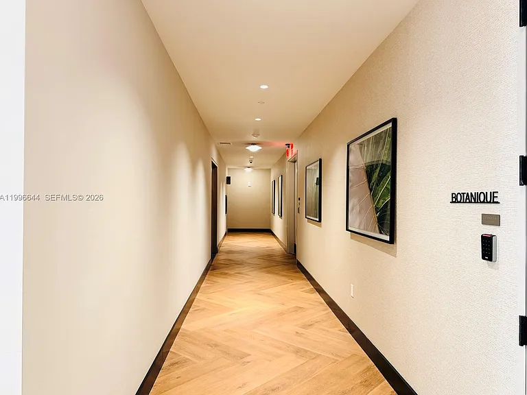 121 NE 5th St #901B — Photo 33