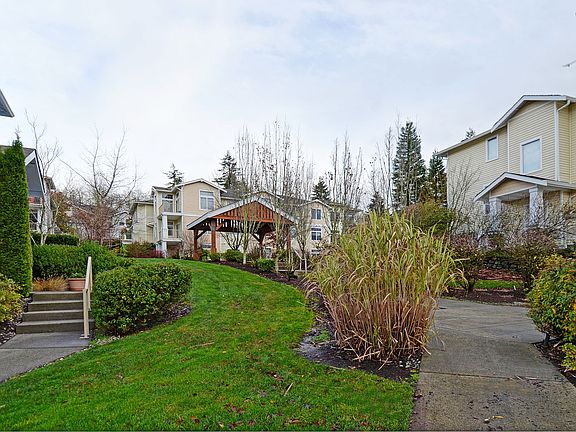 5th image of 14007 69th Dr SE Unit Y2