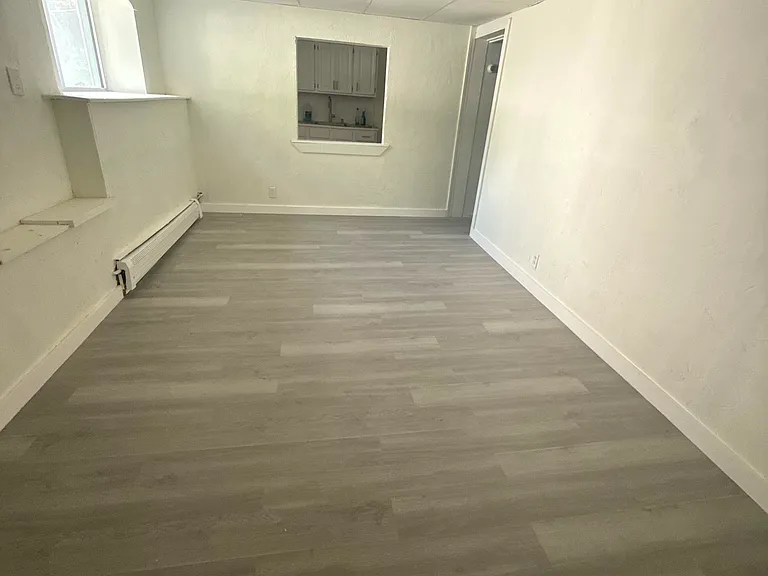 364 Whiting Ave — Photo 1