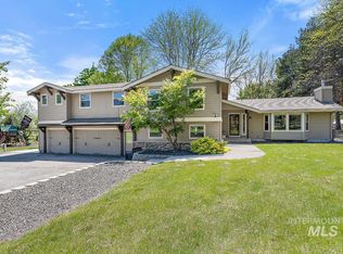 835 E Los Luceros Dr, Eagle, ID 83616