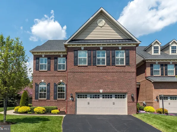 2 Silver Maple Dr, Doylestown, PA 18901