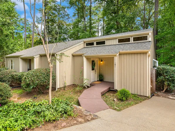 101 Solway Ct, Cary, NC 27511