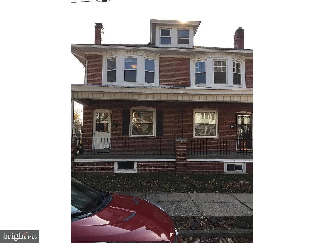 1230 Queen St photo 1