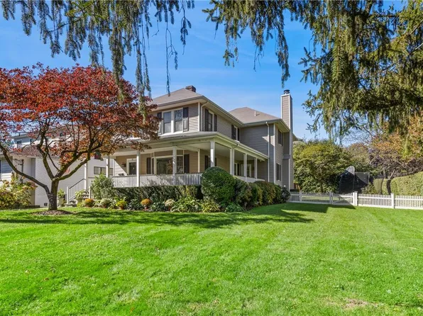 27 Holly Place, Larchmont, NY 10538