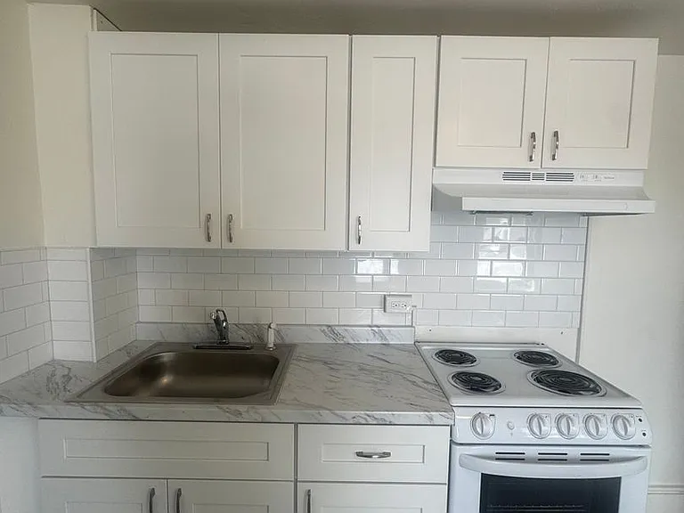 12th St 222 N — Photo 5