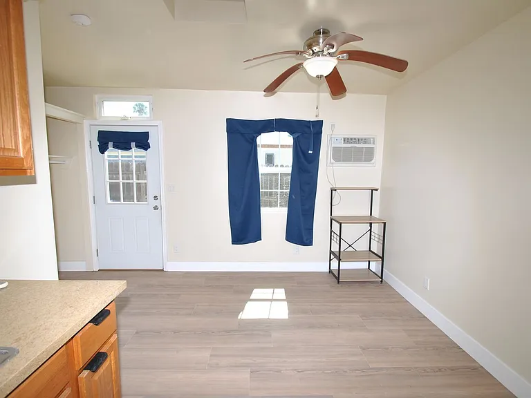 3820 Cedar Ave — Photo 15