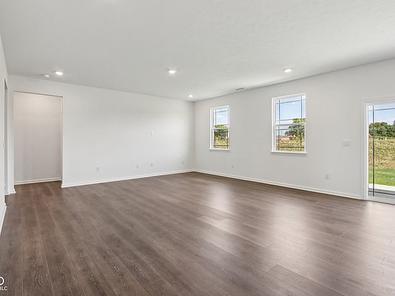 5th image of 331 Highland Ave