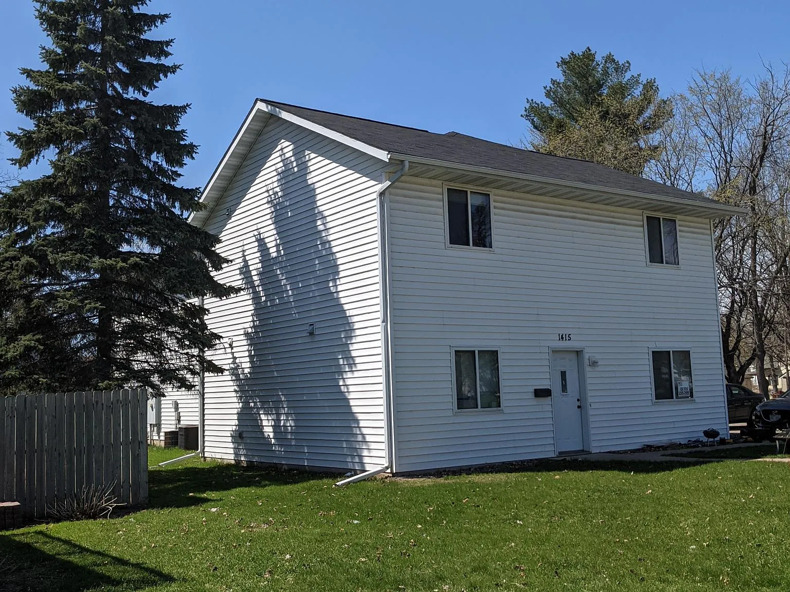 4 bed, 1400 sqft, $1,640 — Photo 1