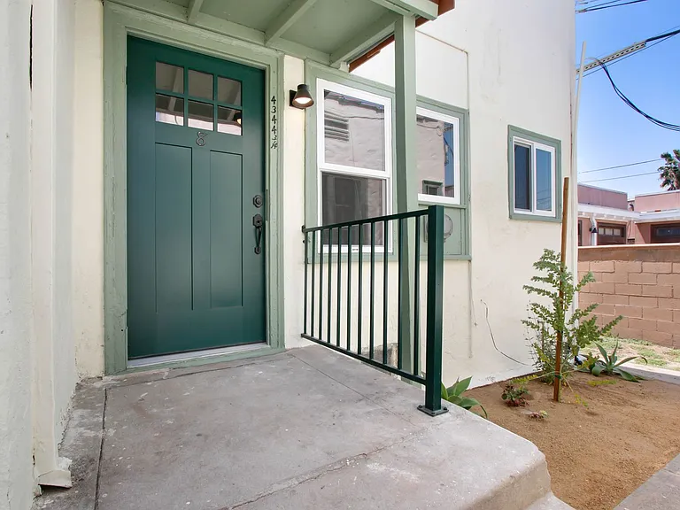 4344 Burns Ave — Photo 12