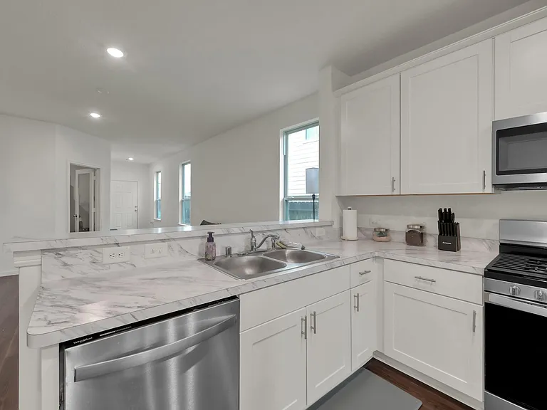 16435 Big Hickory Dr — Photo 6