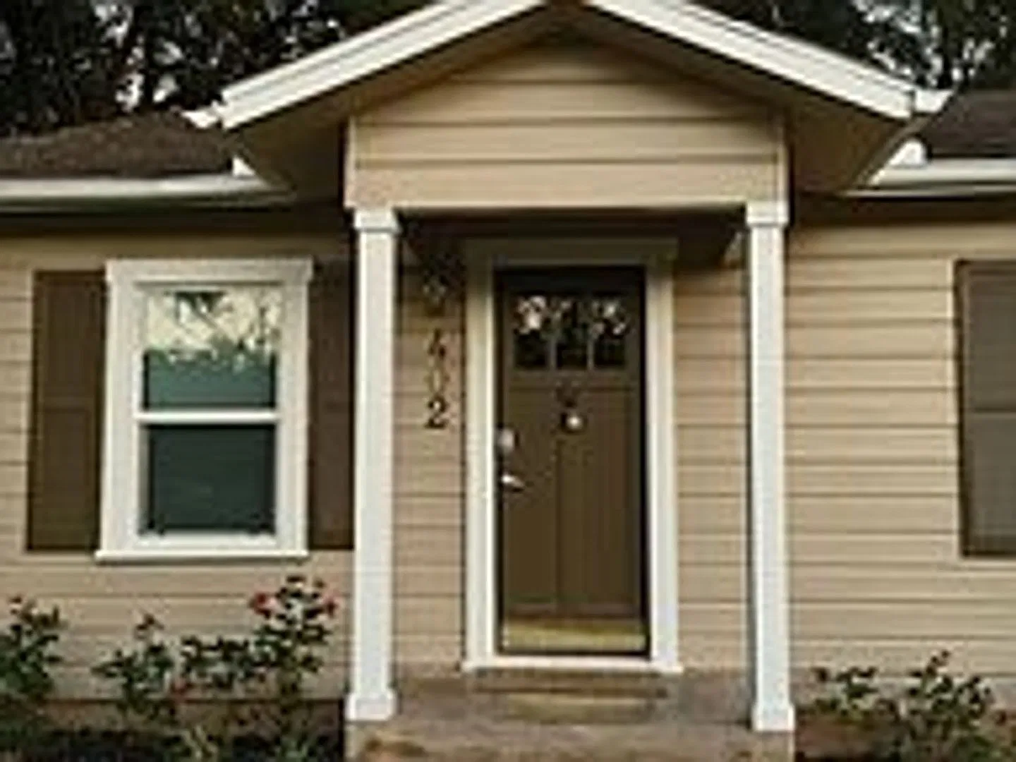 Aug 2027 Move In! Adorable 2/2 House In Bryan! — Photo 2
