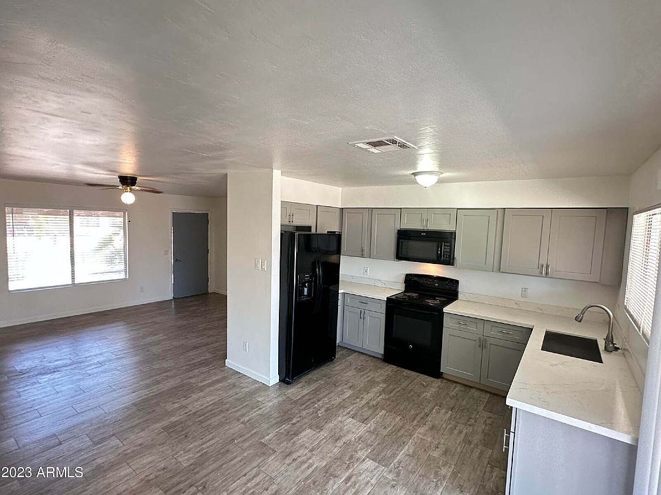1st image of 303 W Mesquite St