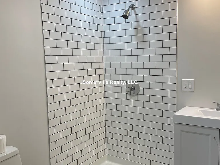 27 Linden St #1 — Photo 19