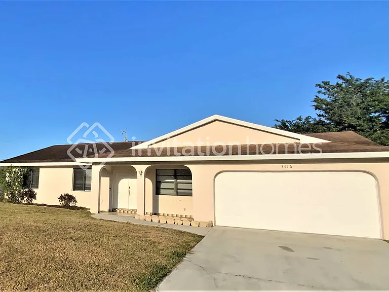 3416 SW Santa Barbara Pl — Photo 1