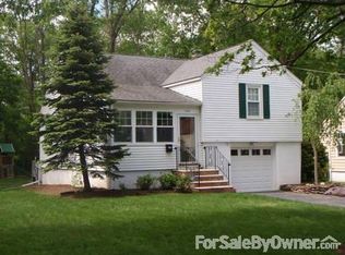 109 Beechwood Rd, Florham Park, NJ 07932