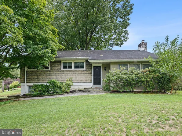30 War Trophy Ln, Media, PA 19063