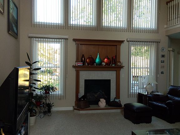 3rd image of 8850 Chaucer Blvd