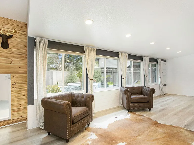 518 E Barkley Ave — Photo 29
