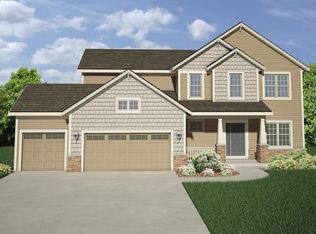 1440 Prairie Creek Blvd, Oconomowoc, WI 53066