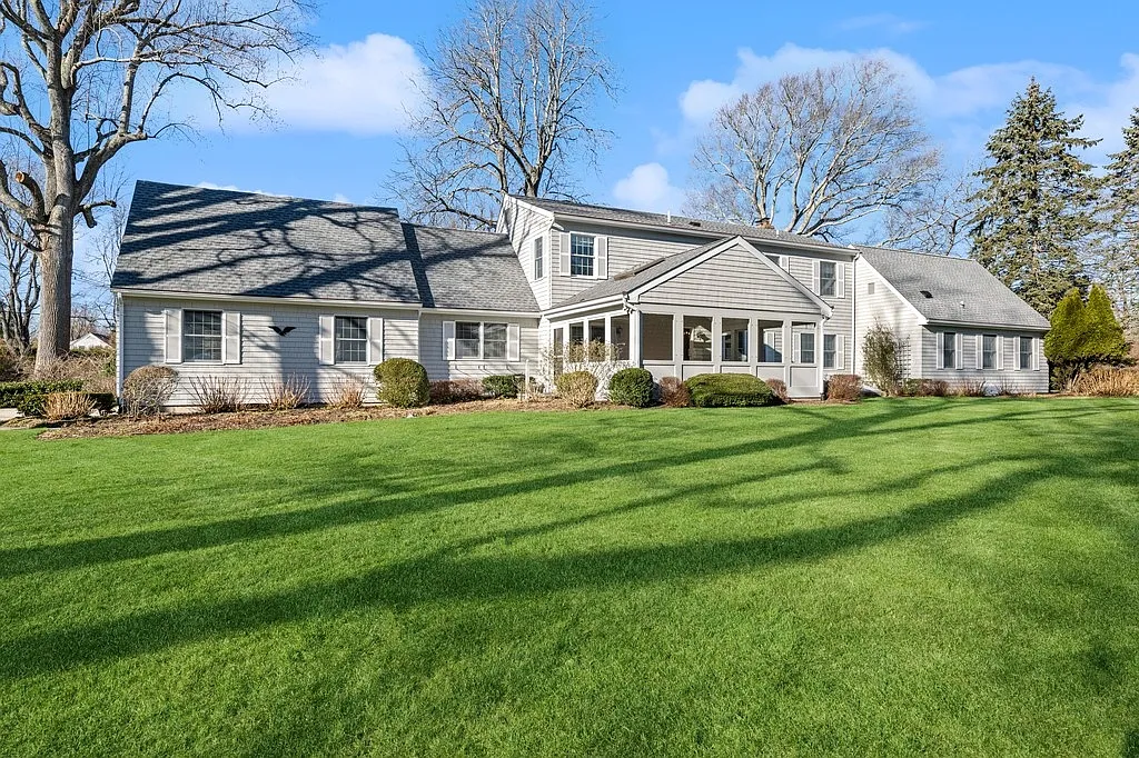 Bridgehampton South — Photo 1