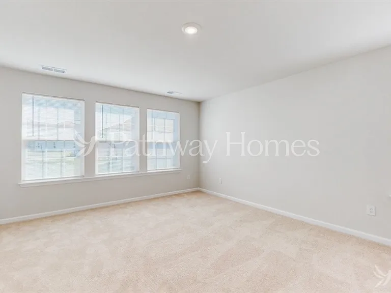 335 Kennerly Center Dr — Photo 8