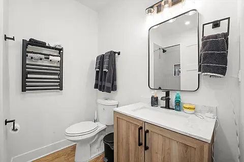 4129 N Saint Louis Ave #2 — Photo 5