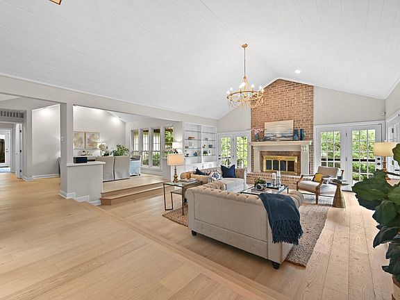 4th image of 2106 Cypress Point E