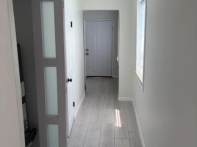 1431 NW 30th St — Photo 19