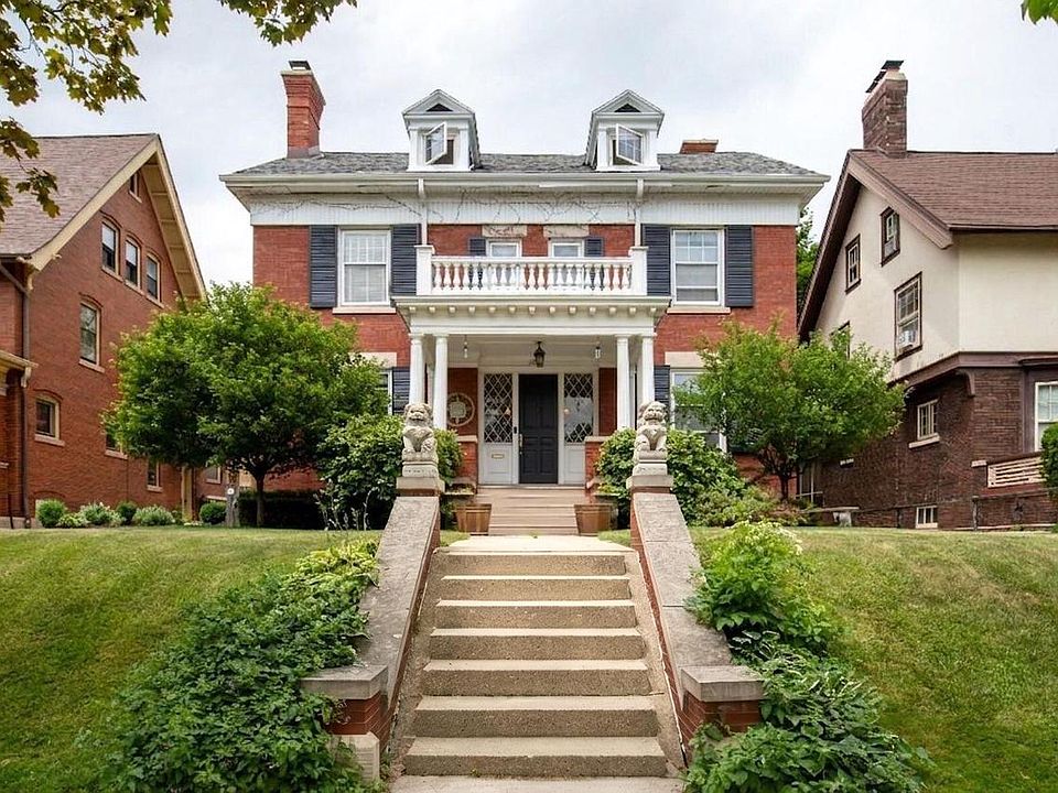 1st image of 2667 N Summit AVENUE