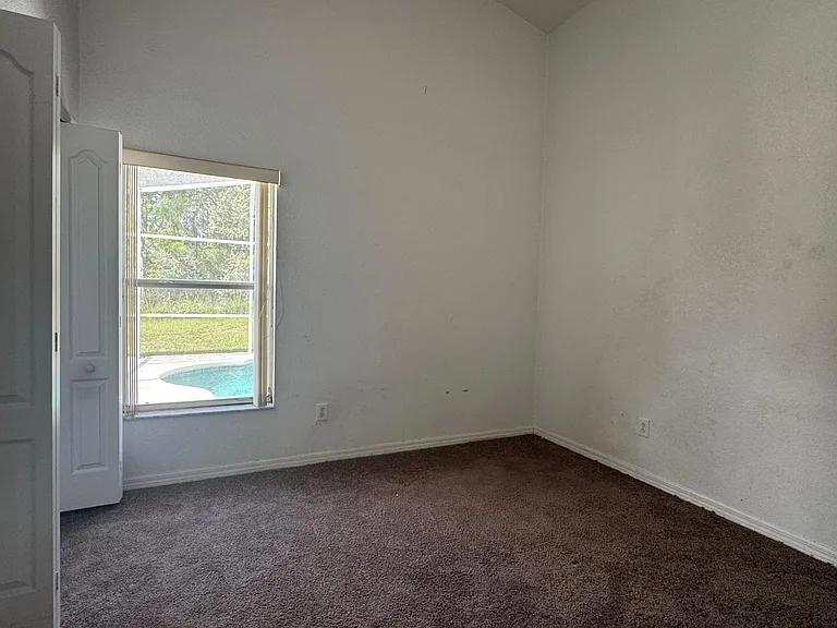 1536 N Hampton Dr — Photo 16