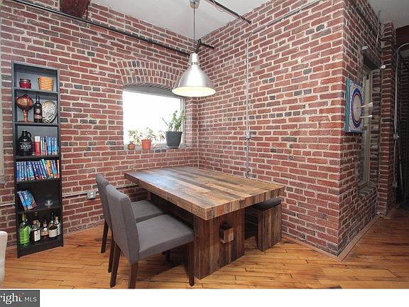 3rd image of 1210-26 Buttonwood St #403