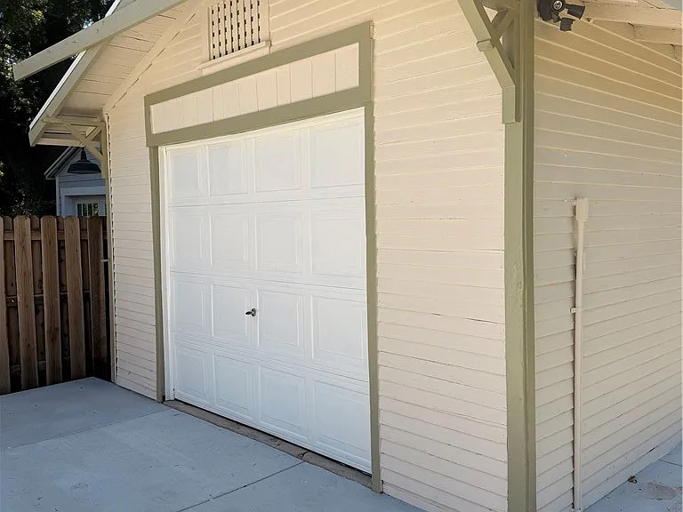 1631 Walworth Ave — Photo 12