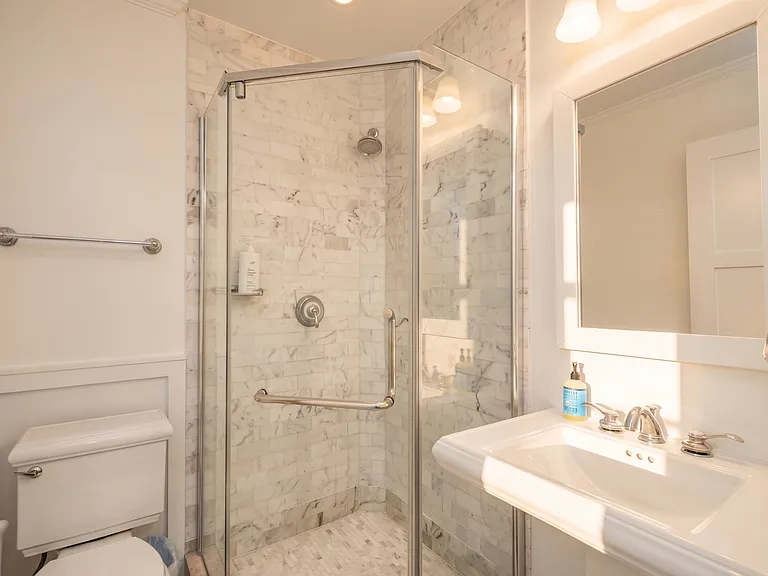 49 W 16th St #4 — Photo 14